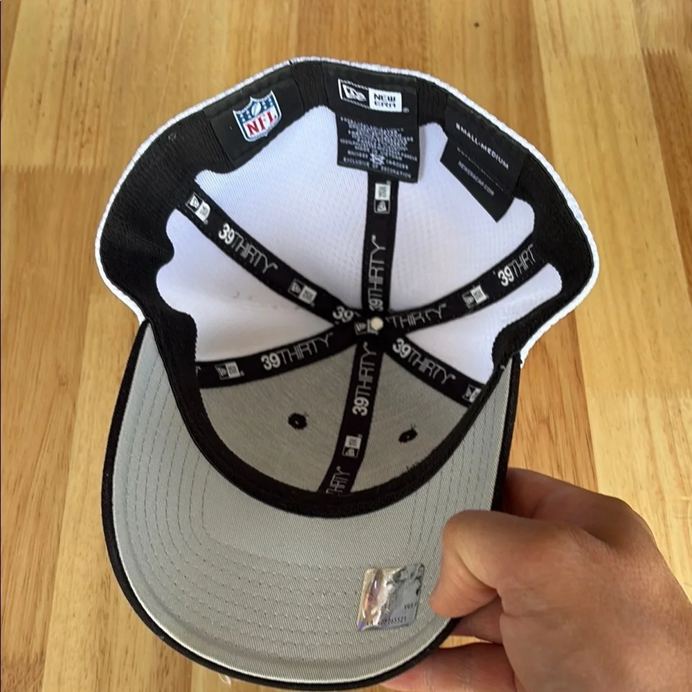Raiders Black and White Cap - Picture 5 of 8